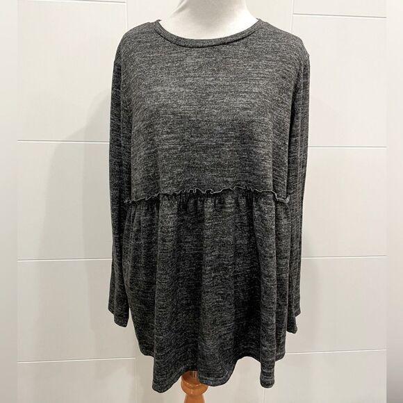 Maternity top, long sleeve, gray material, ruffle on bust - Picture 1 of 5